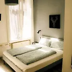 Oskars Absteige بيت شباب *