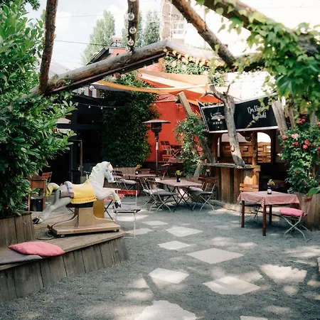 Oskars Absteige Hostel