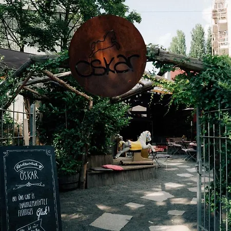 Oskars Absteige Hostel *