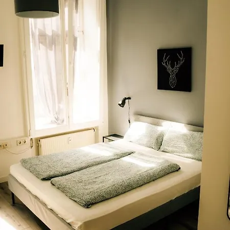 Oskars Absteige Hostel *