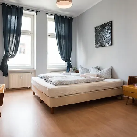 Oskars Absteige Hostel *