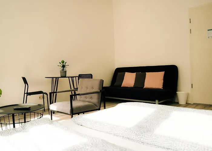 Oskars Absteige بيت شباب *