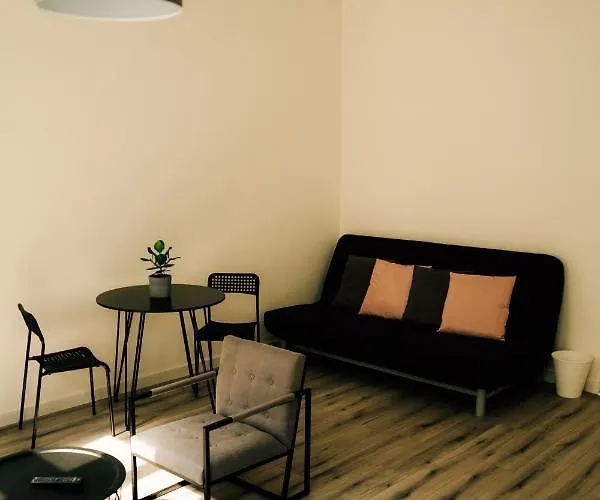 Oskars Absteige لبسيا