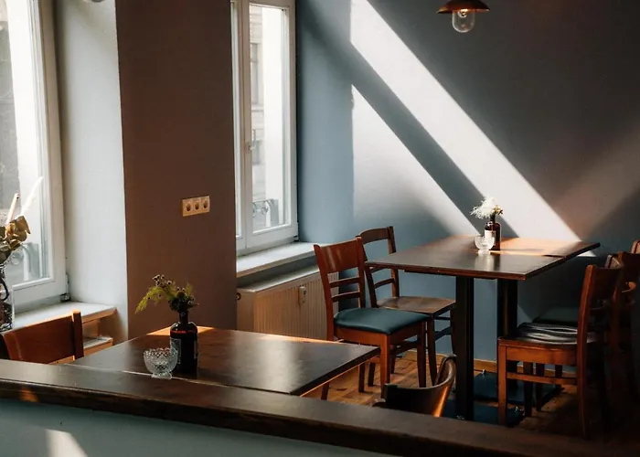 Oskars Absteige بيت شباب