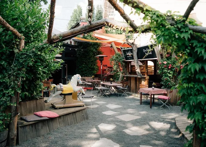 Oskars Absteige بيت شباب