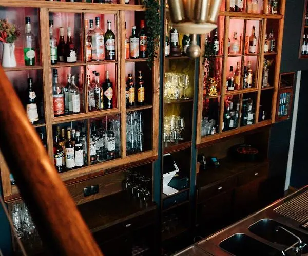 Oskars Absteige * لبسيا