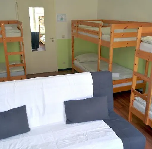 Oskars Absteige بيت شباب